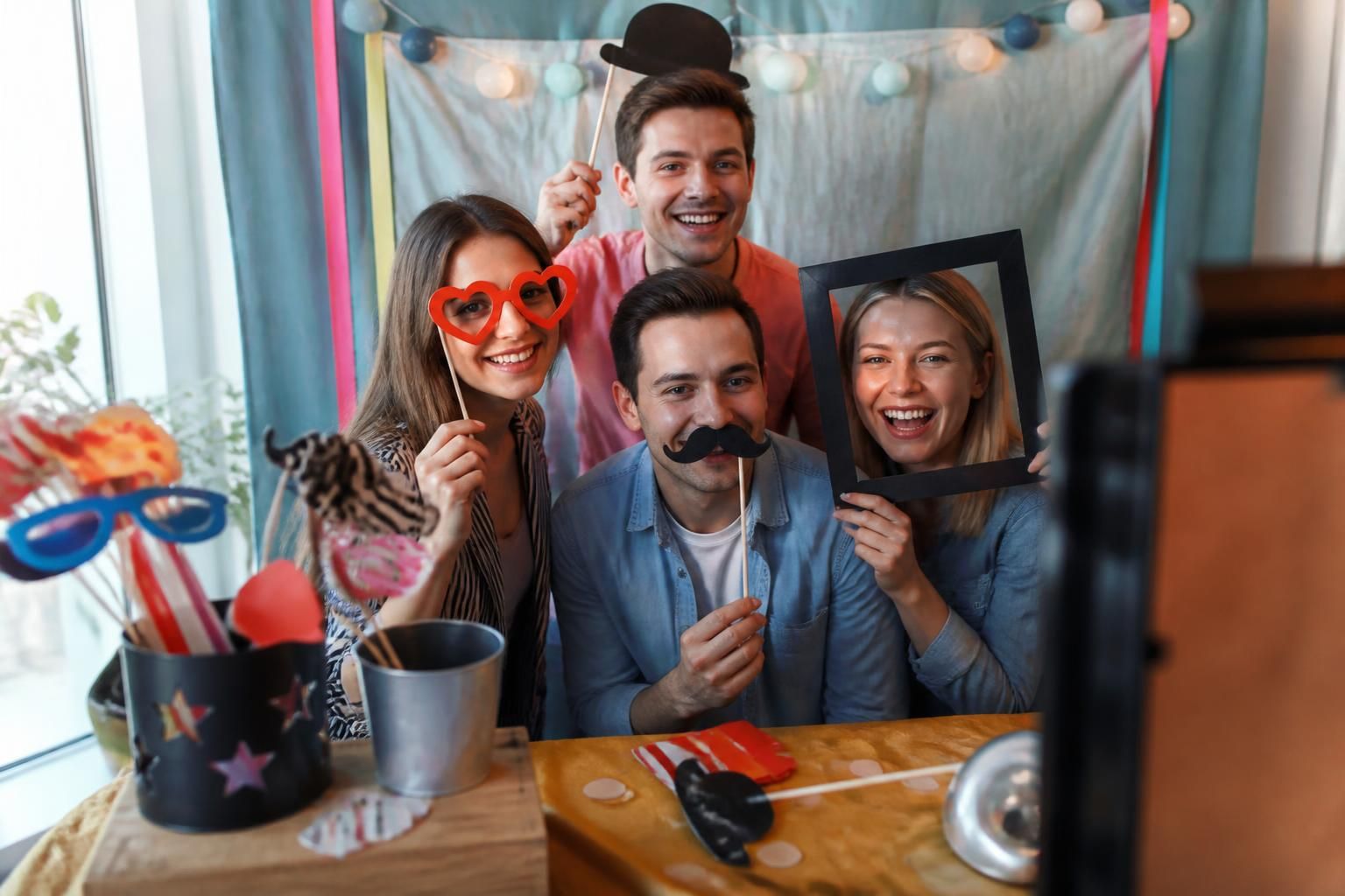Comment créer un photobooth avec accessoires rigolos à petit prix ?